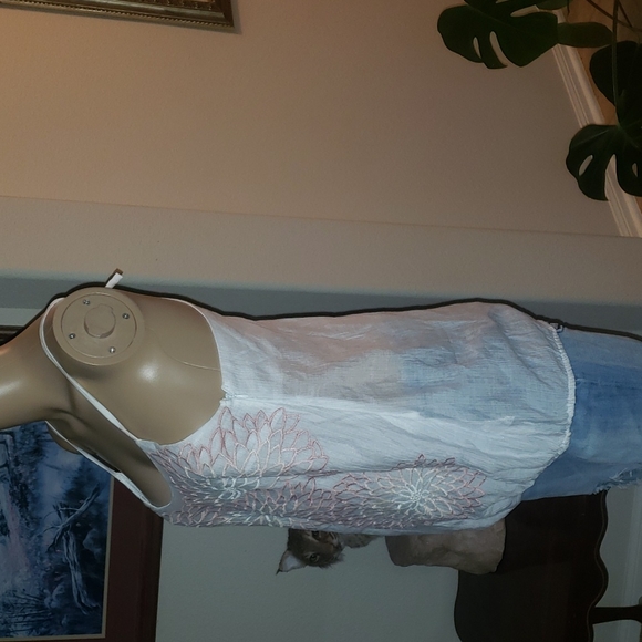 Papaya s silk halter top gorgeously embroidered lotus flowers - Picture 6 of 12